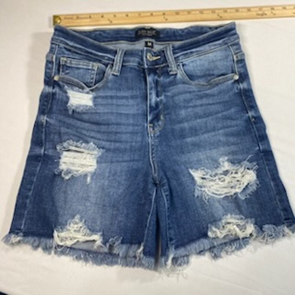 Judy Blue Medium Wash Denim Shorts Distressed Thighs Raw Frayed Hem Medium